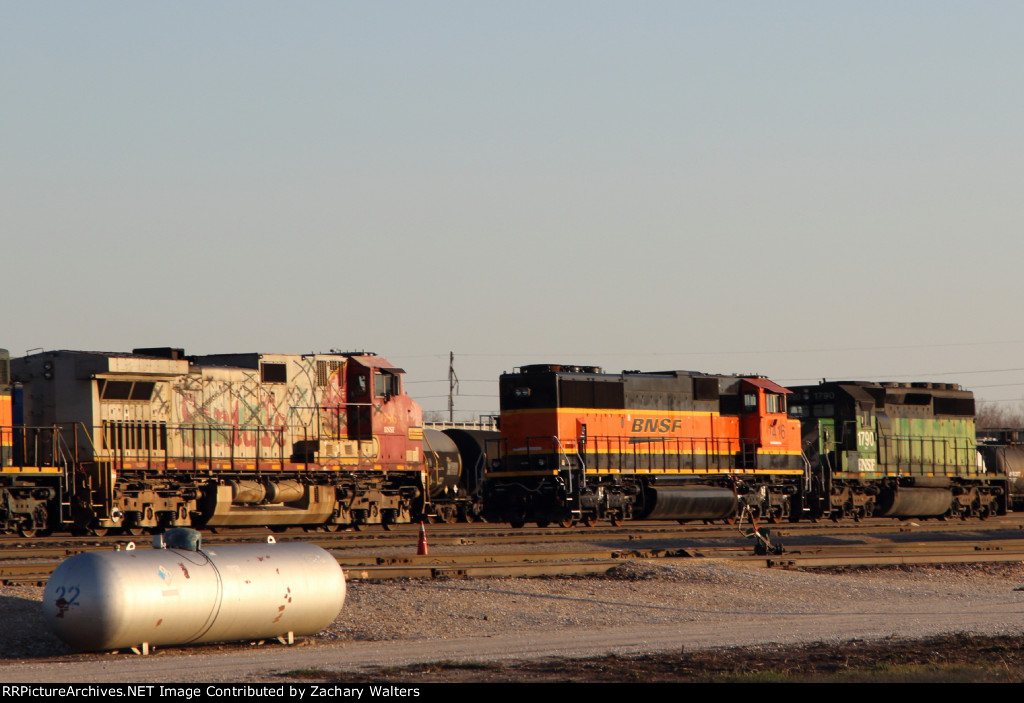 BNSF 686 1416 1790